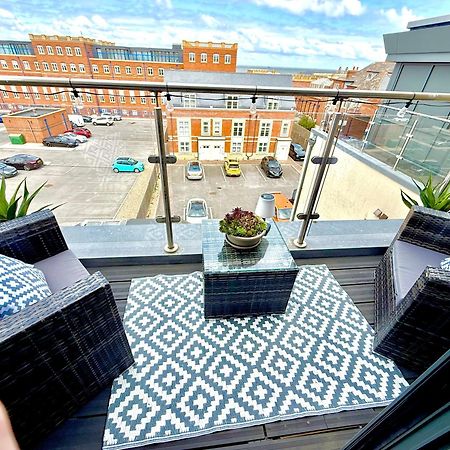 Apartamento The Penthouse Margate, Balconies, Sea View, Gated Parking, Air Con! Exterior foto