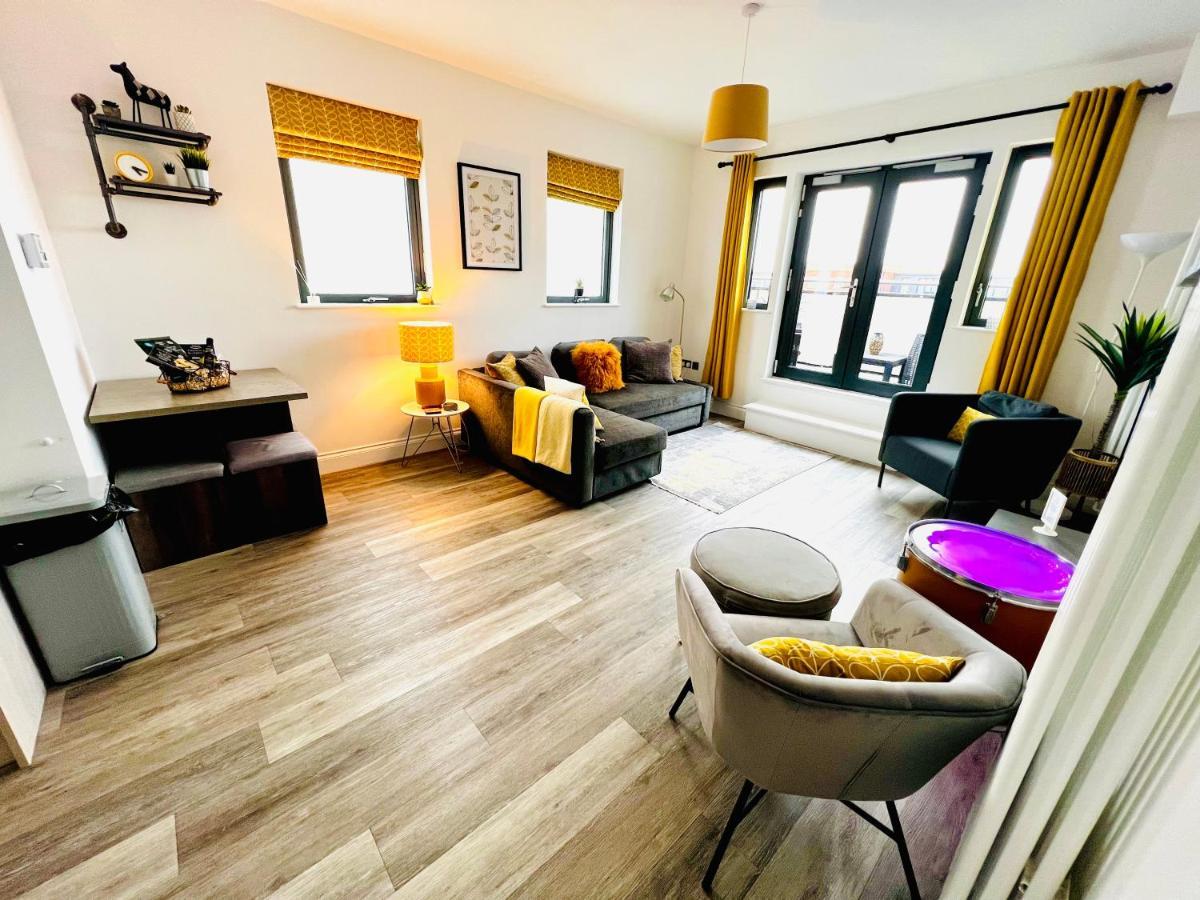 Apartamento The Penthouse Margate, Balconies, Sea View, Gated Parking, Air Con! Exterior foto