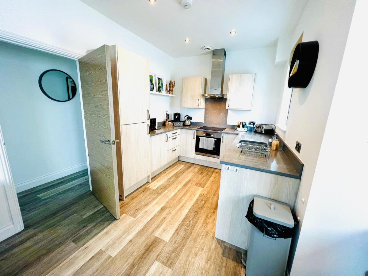 Apartamento The Penthouse Margate, Balconies, Sea View, Gated Parking, Air Con! Exterior foto