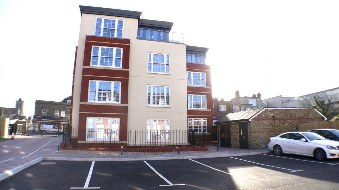 Apartamento The Penthouse Margate, Balconies, Sea View, Gated Parking, Air Con! Exterior foto