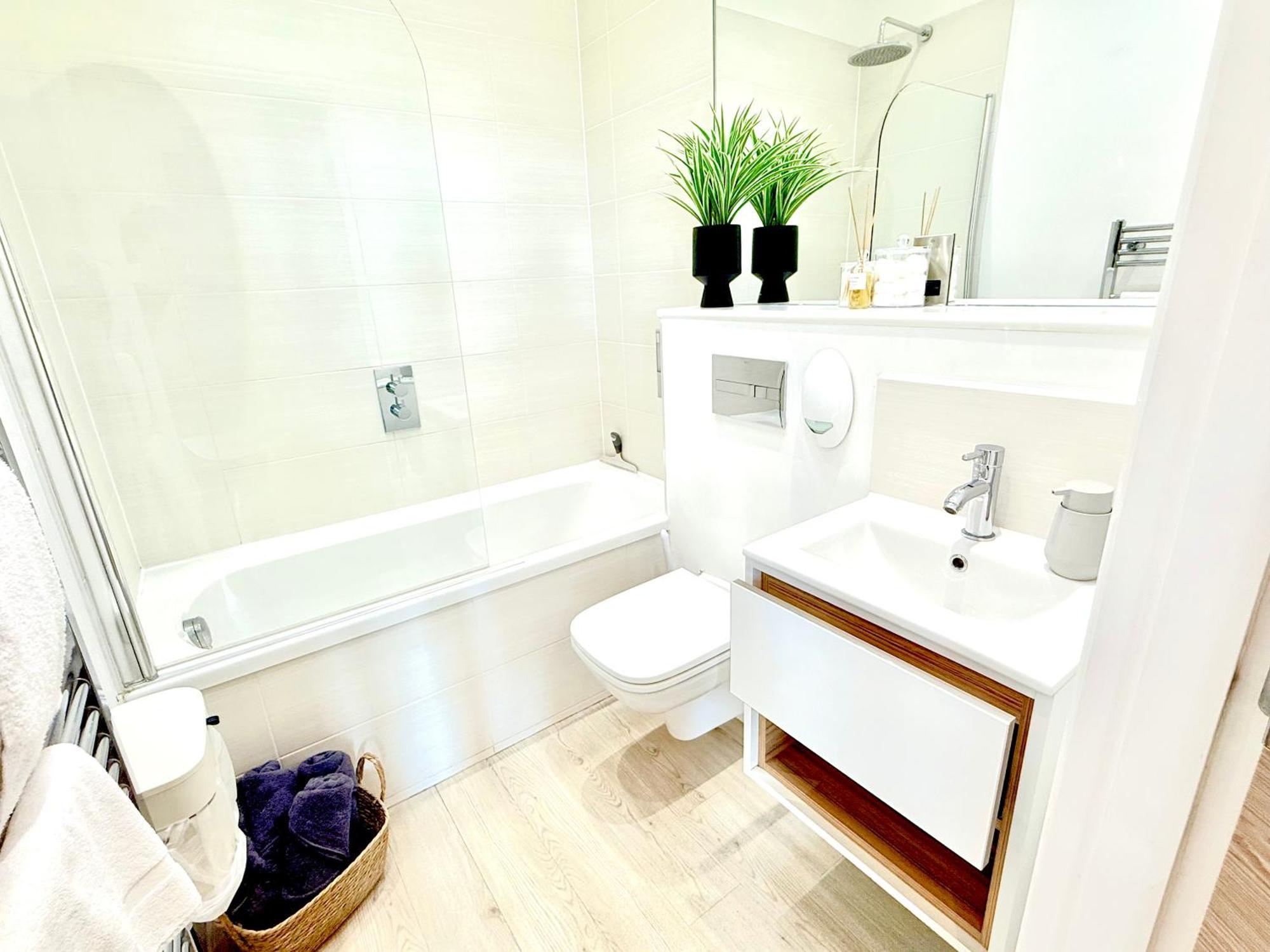 Apartamento The Penthouse Margate, Balconies, Sea View, Gated Parking, Air Con! Exterior foto