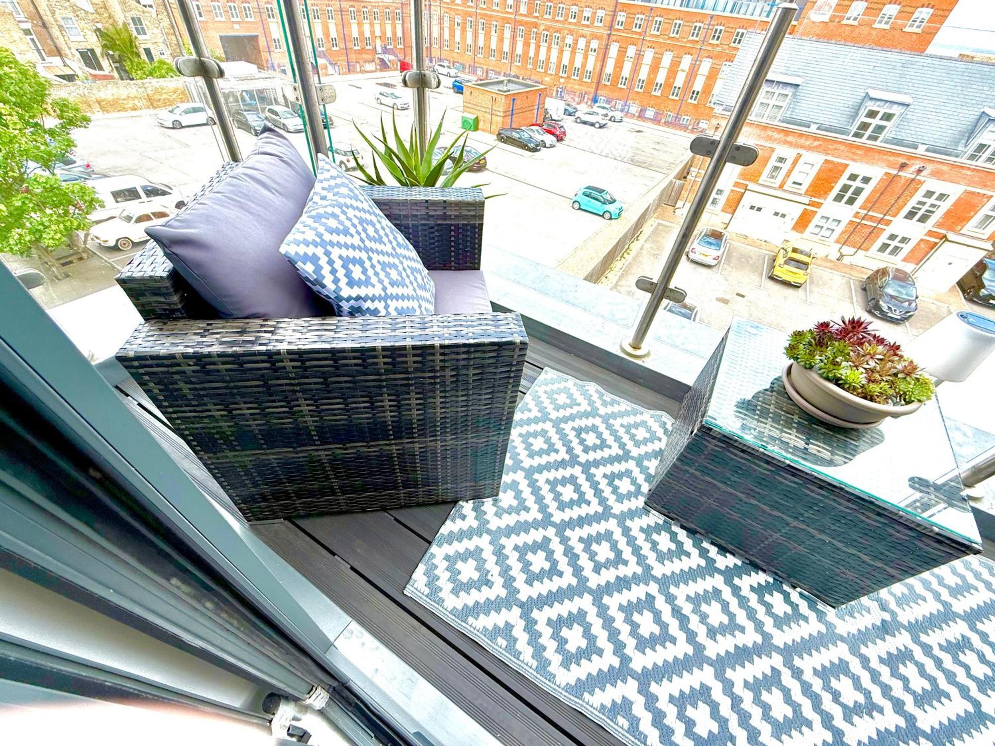 Apartamento The Penthouse Margate, Balconies, Sea View, Gated Parking, Air Con! Exterior foto